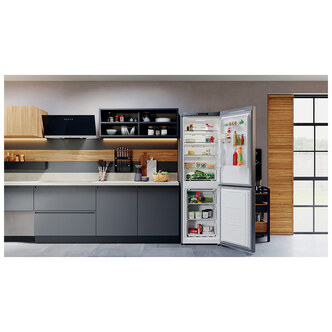 Hotpoint H3X81ISX 60cm Frost Free Fridge Freezer in Steel 1 91m F Rate