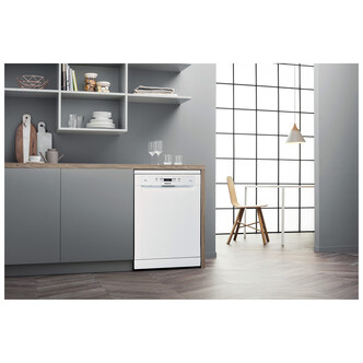 Hotpoint HFC3C32FWUK 60cm Dishwasher in White 14 Place Setting D Rated