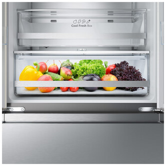 Hisense RF632N4WIF 70cm Frost Free Fridge Freezer 2m St St NP Water F