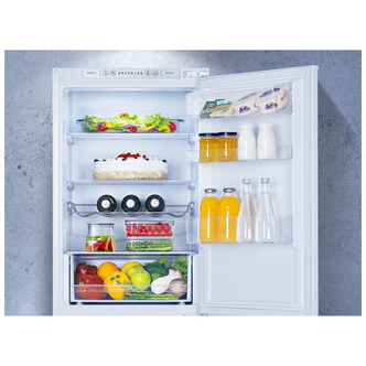 Hisense RIB291F4AWF Integrated Frost Free Fridge Freezer 50 50 1 77m F