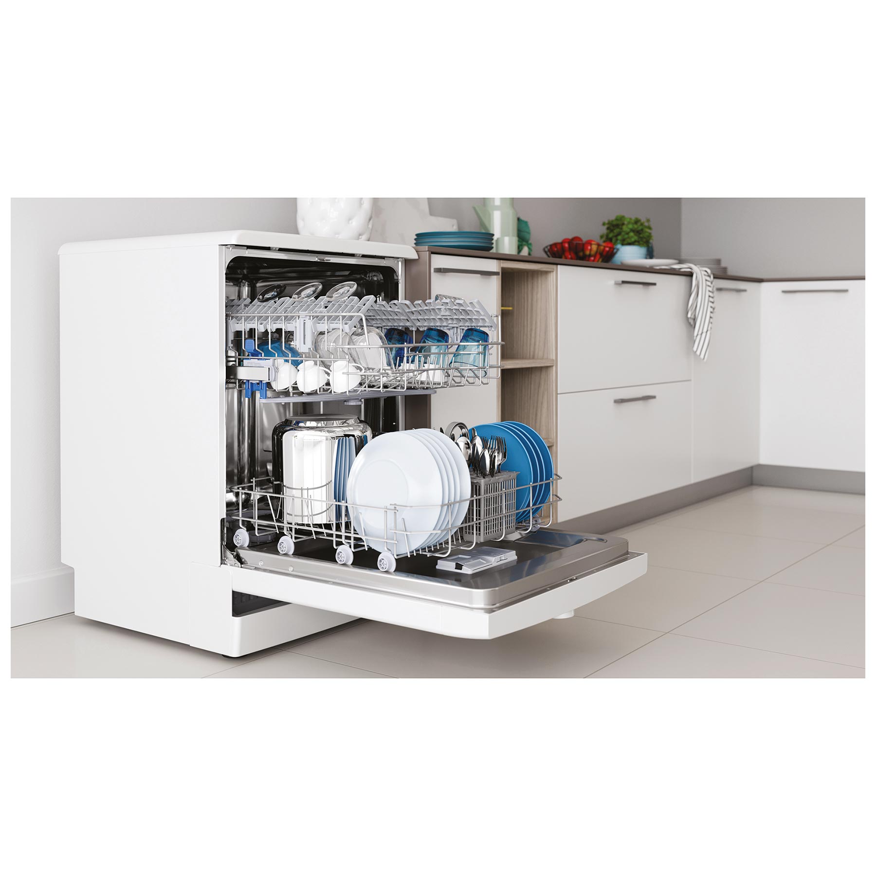 Indesit D2FHK26 60cm Dishwasher in White 14 Place Setting E Rated, photo 5