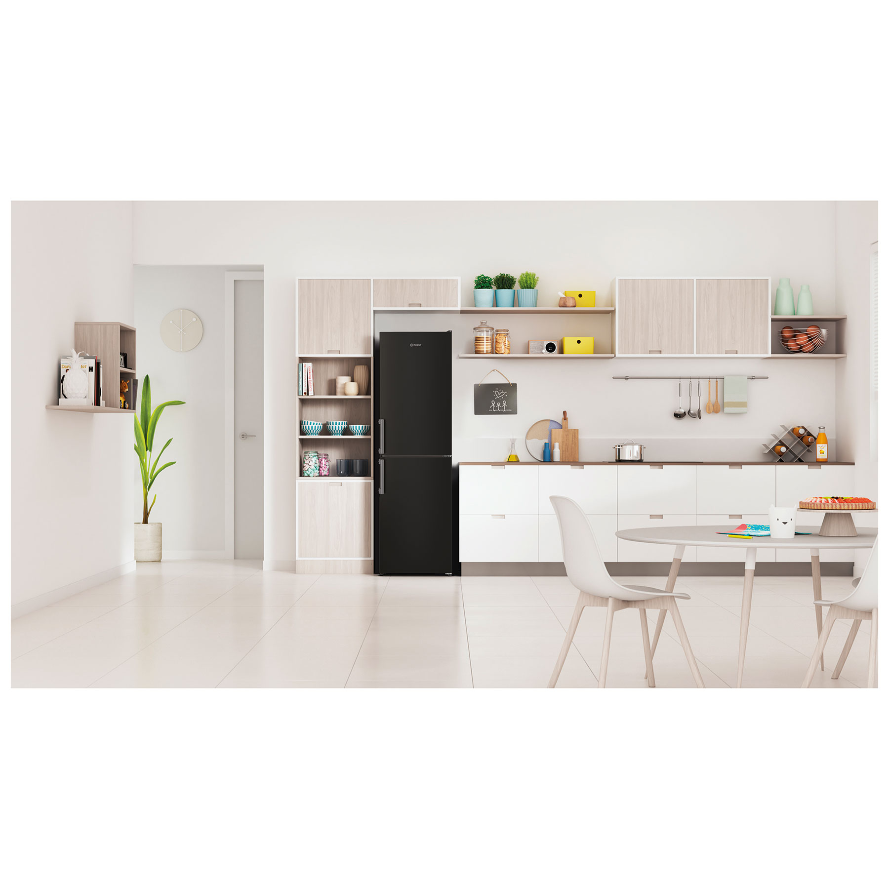 Indesit IB55732BUK 183cm High 50 50 Fridge Freezer in Black 54cm Wide, photo 5