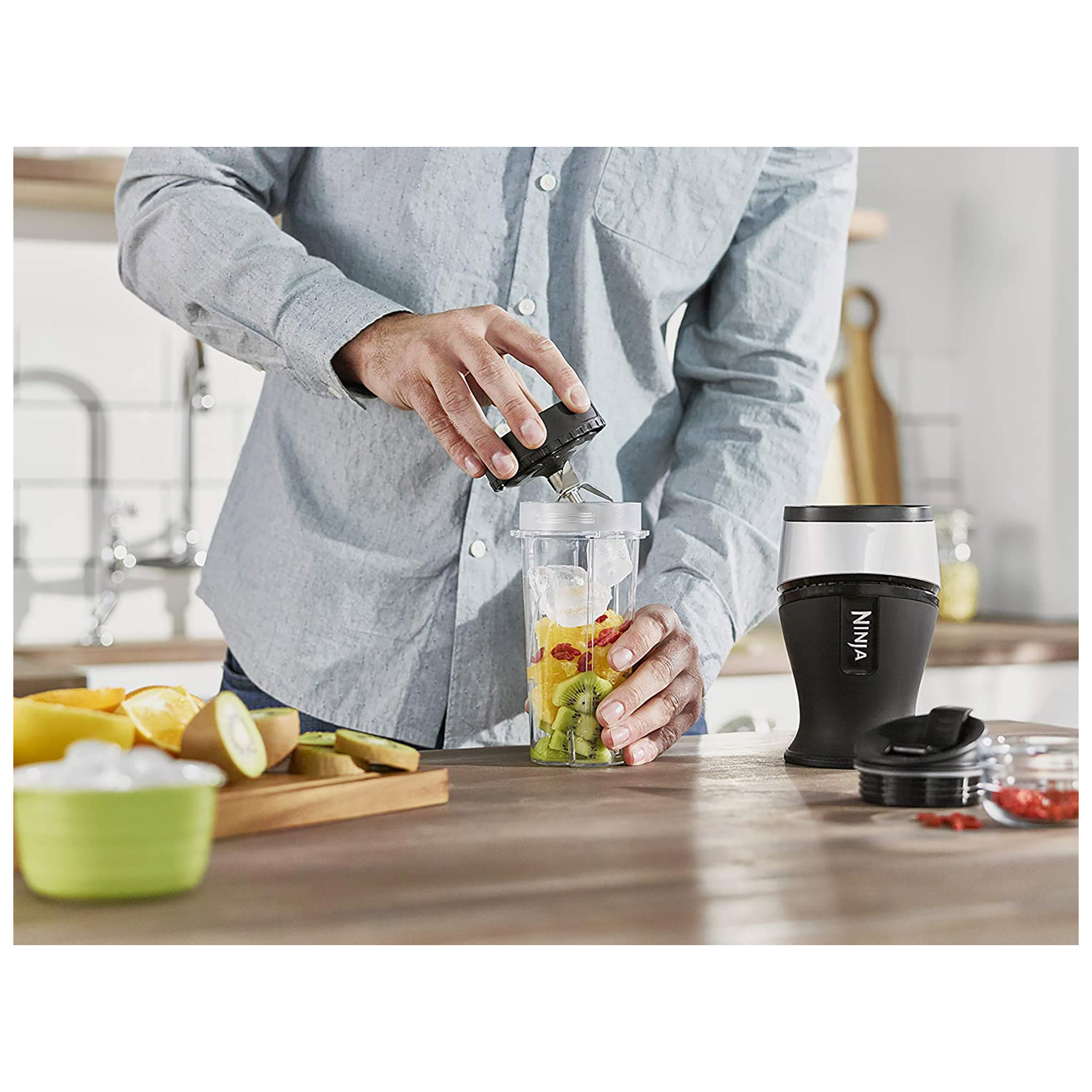 Ninja QB3001UKS Slim Blender Smoothie Maker 0 47L 700W, photo 3