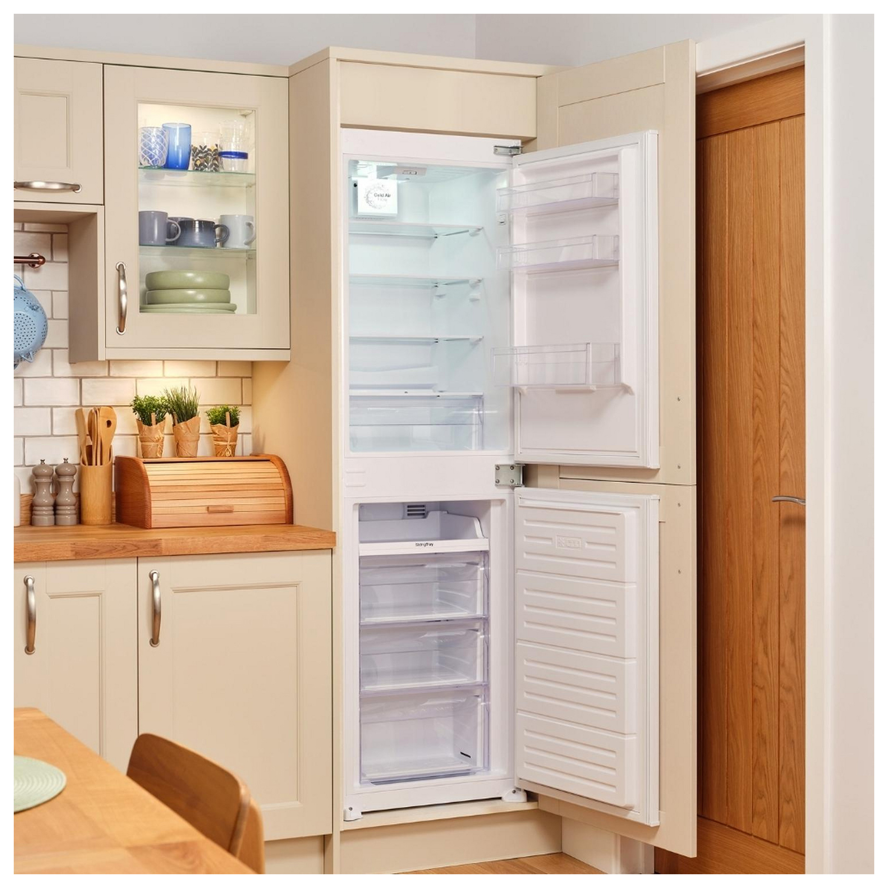 Sensis RFCMBI015450 Integrated 50 50 Frost Free Fridge Freezer 177cm H, photo 2