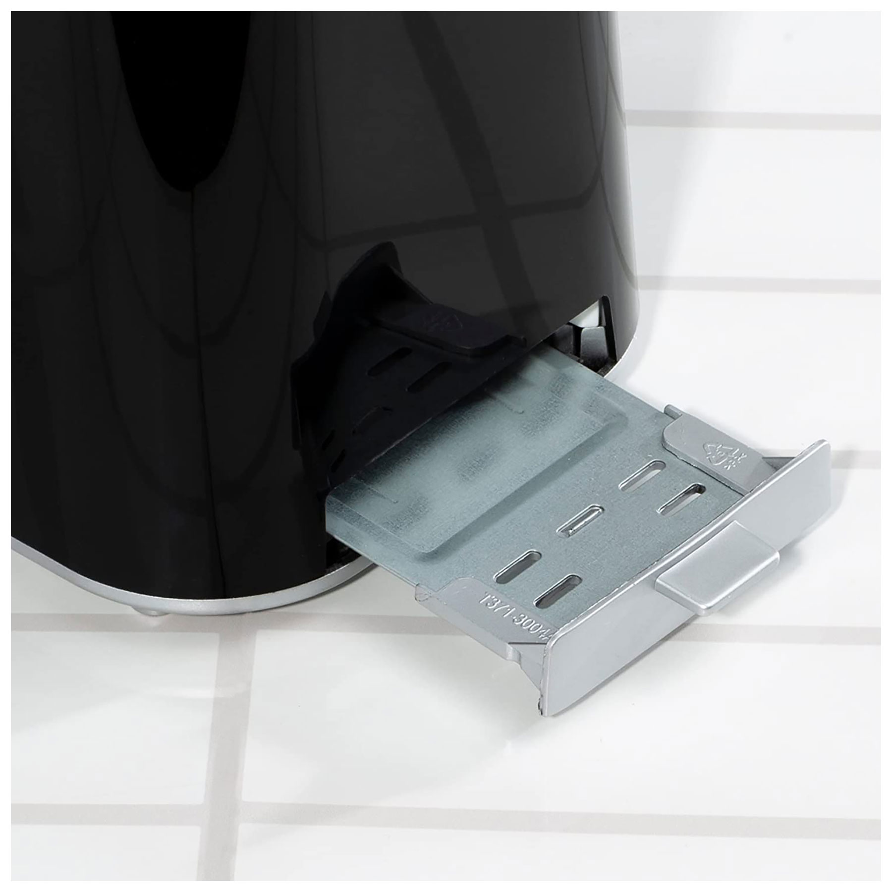 Daewoo SDA1687GE 2 Slice Plastic Toaster Black With Chrome Band, photo 2