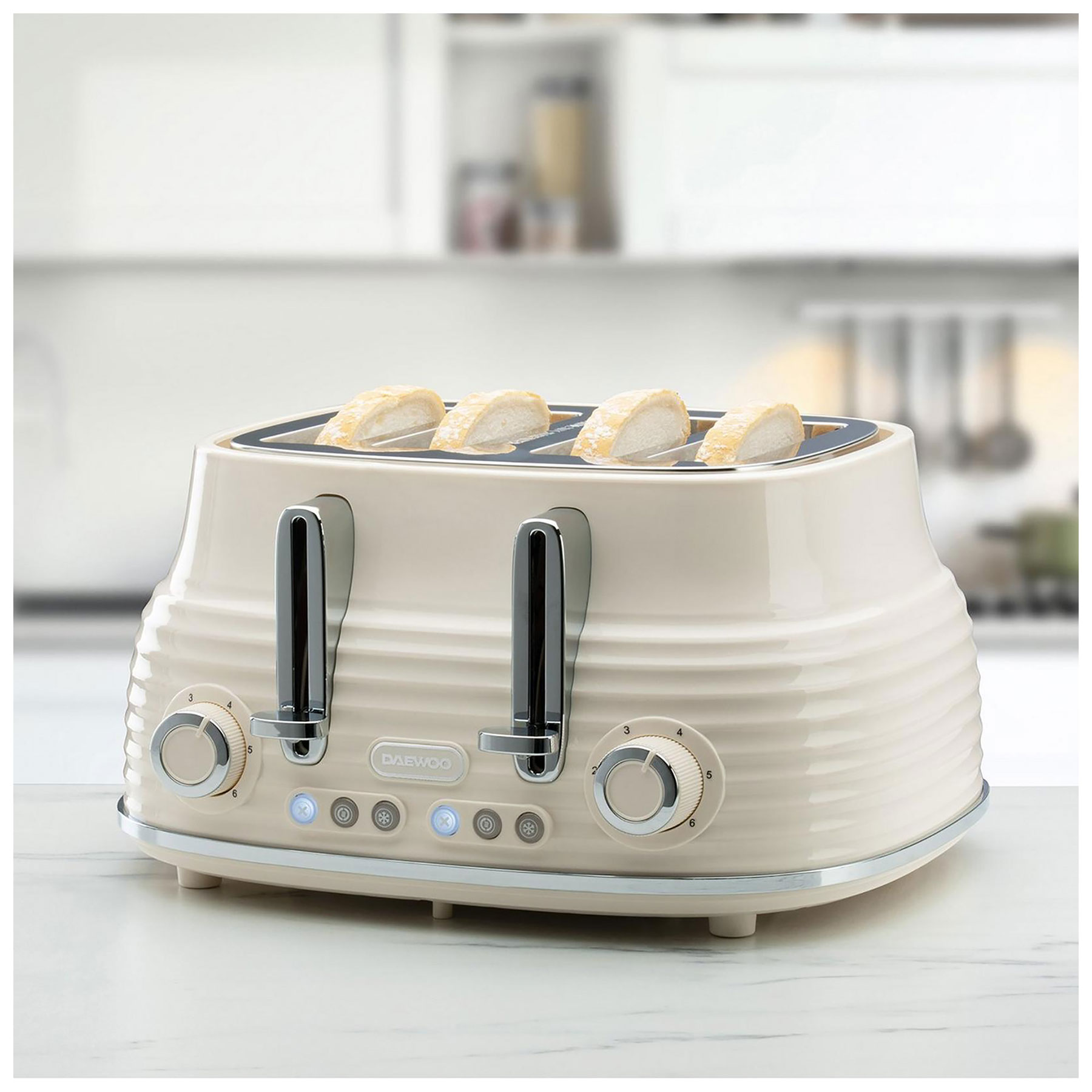 Daewoo SDA2483GE Sienna 4 Slice Toaster in Cream, photo 3